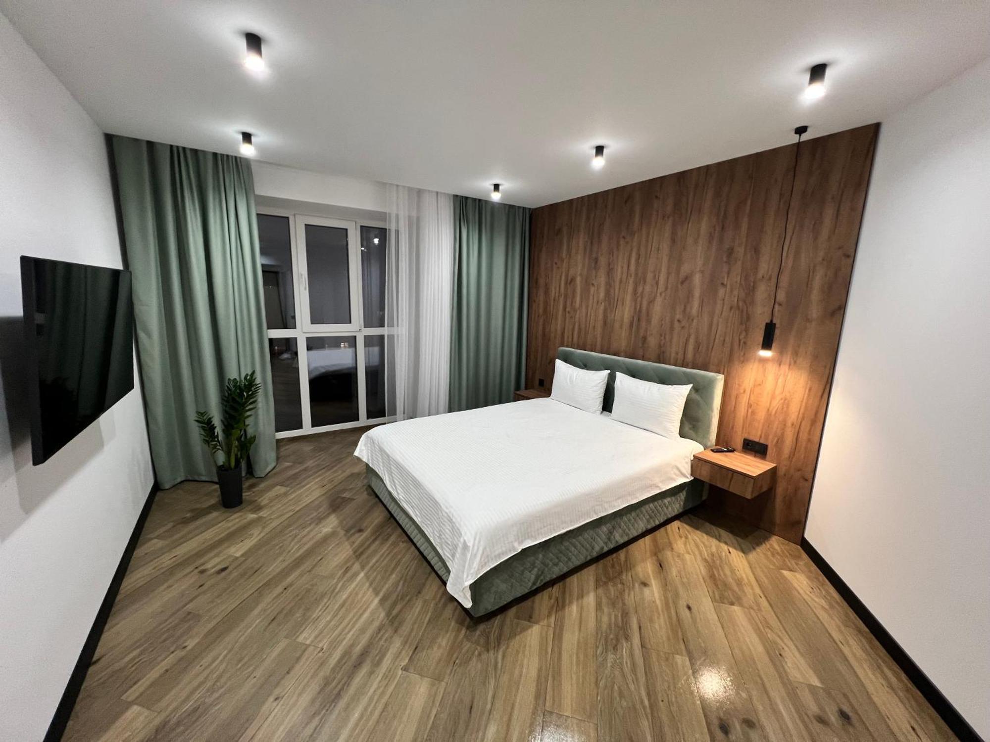 Люкс Апартаменти Район Автовокзалу В Жкарена Та Жк Great House Поблизу Обласноі Лікарні 罗夫诺 外观 照片