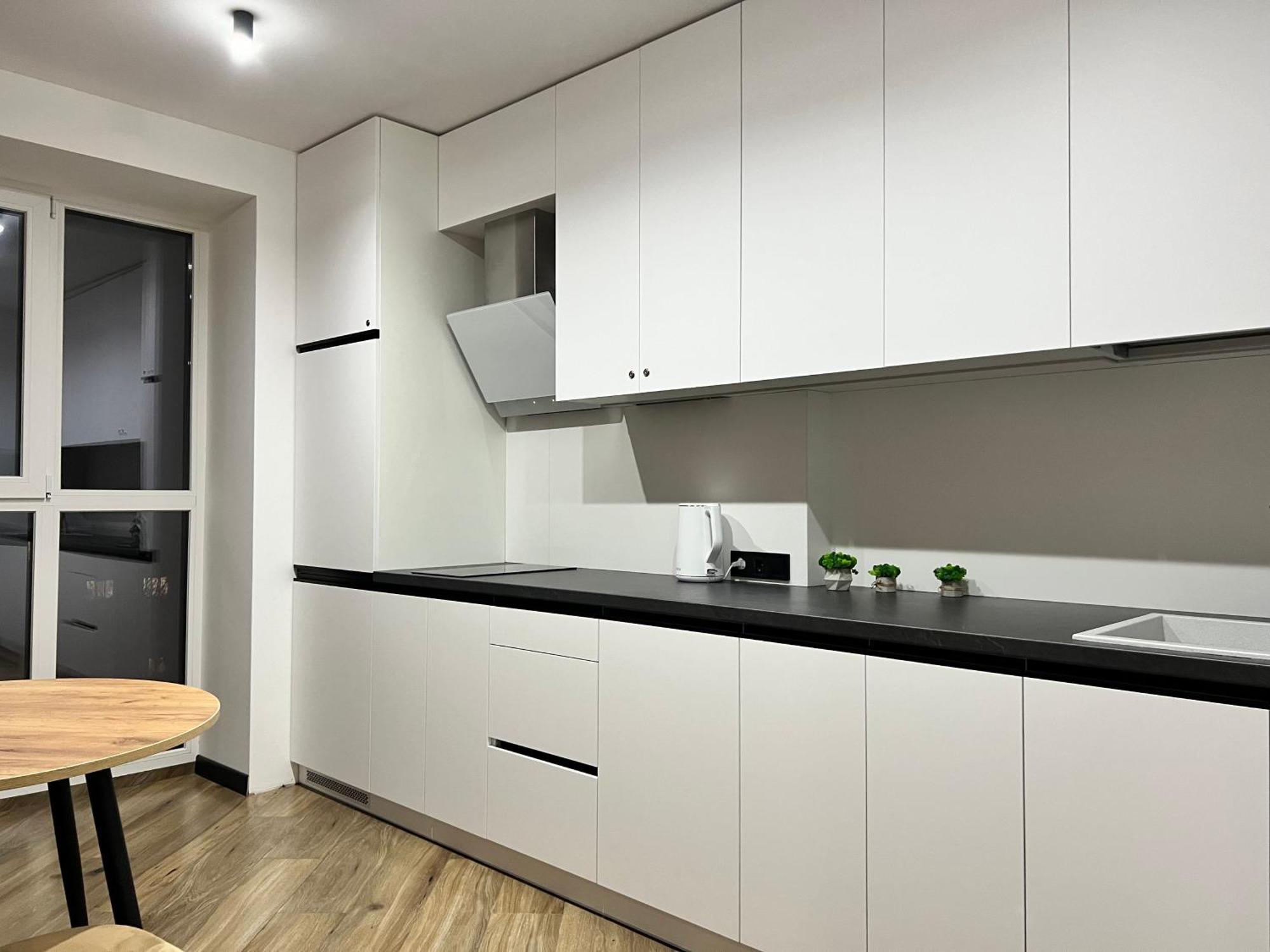 Люкс Апартаменти Район Автовокзалу В Жкарена Та Жк Great House Поблизу Обласноі Лікарні 罗夫诺 外观 照片