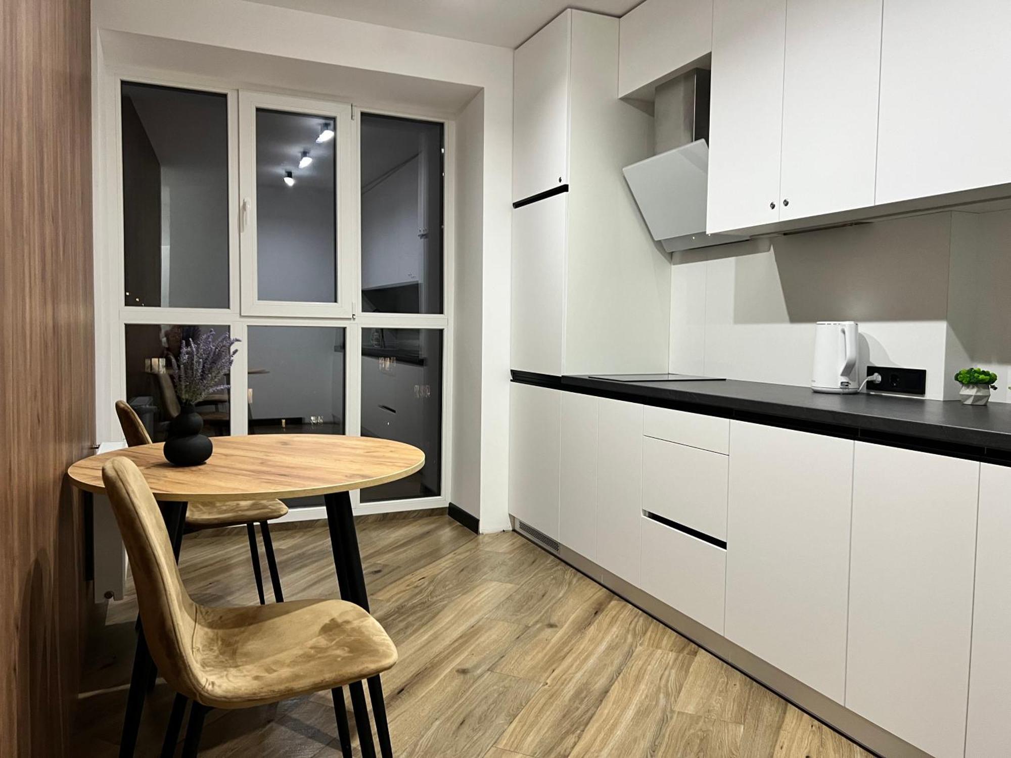 Люкс Апартаменти Район Автовокзалу В Жкарена Та Жк Great House Поблизу Обласноі Лікарні 罗夫诺 外观 照片